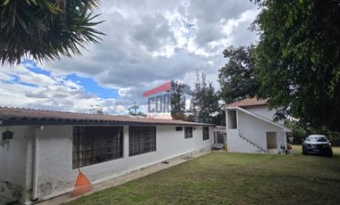 Venta Quinta en Puembo, cerca al Colegio Alberto Einstein, Área Terreno 1.406 M2, PRECIO: $245.000
