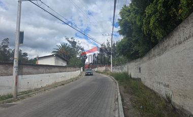 Venta Quinta en Puembo, cerca al Colegio Alberto Einstein, Área Terreno 1.406 M2, PRECIO: $245.000