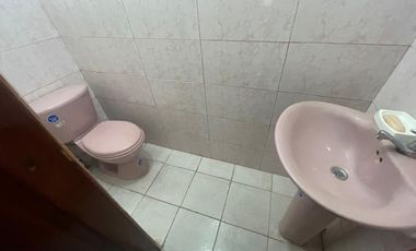 CIUDADELA ALBORADA SEXTA ETAPA ALQUIIILO PRECIOSA VILLA DOS PLANTAS, CICNO DORMITORIOS, FULL ACABADOS, BARATA