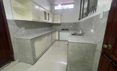 CIUDADELA ALBORADA SEXTA ETAPA ALQUIIILO PRECIOSA VILLA DOS PLANTAS, CICNO DORMITORIOS, FULL ACABADOS, BARATA