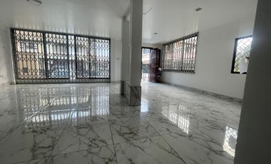 CIUDADELA ALBORADA SEXTA ETAPA ALQUIIILO PRECIOSA VILLA DOS PLANTAS, CICNO DORMITORIOS, FULL ACABADOS, BARATA