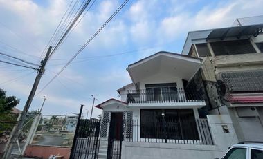 CIUDADELA ALBORADA SEXTA ETAPA ALQUIIILO PRECIOSA VILLA DOS PLANTAS, CICNO DORMITORIOS, FULL ACABADOS, BARATA