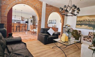 Casa en Venta en Lomas del Bosque.