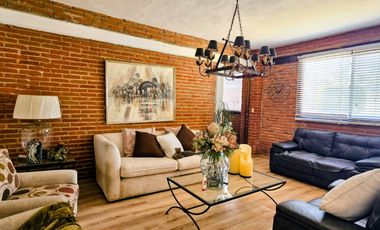 Casa en Venta en Lomas del Bosque.
