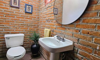 Casa en Venta en Lomas del Bosque.