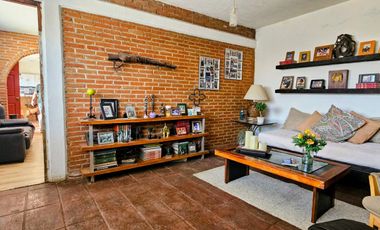 Casa en Venta en Lomas del Bosque.