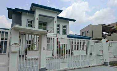 Two storey modern house for sale with big garden (fully furnished)