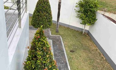 Two storey modern house for sale with big garden (fully furnished)