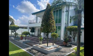 Two storey modern house for sale with big garden (fully furnished)