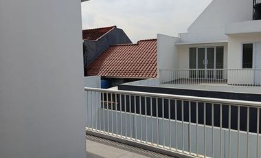 Jual Rumah LUX dan GAGAH di Komplek Premium Antapani Bandung