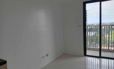 Unfurnished condo studio for rent at The Courtyard Taguig