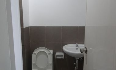 Unfurnished condo studio for rent at The Courtyard Taguig
