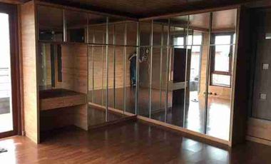 rumah Aesthetic di
Pejaten jaksel