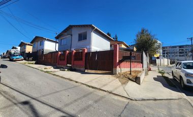 ARRIENDO CASA EN PLACILLA, CASA ESQUINA, VALPARAÍSO 2D/1B/3E