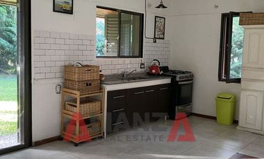 Casa en Venta, Country Los Molinos, 2 Dorm, 3 Baños, Living, Pileta, Hogar a Leña