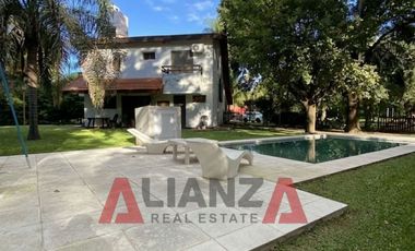 Casa en Venta, Country Los Molinos, 2 Dorm, 3 Baños, Living, Pileta, Hogar a Leña