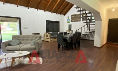 Casa en Venta, Country Los Molinos, 2 Dorm, 3 Baños, Living, Pileta, Hogar a Leña