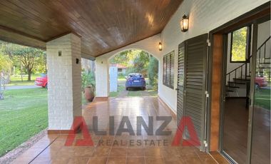 Casa en Venta, Country Los Molinos, 2 Dorm, 3 Baños, Living, Pileta, Hogar a Leña