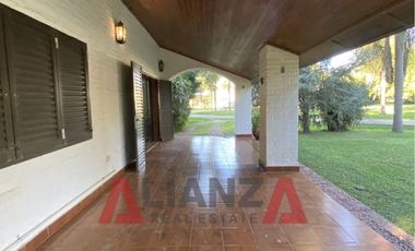 Casa en Venta, Country Los Molinos, 2 Dorm, 3 Baños, Living, Pileta, Hogar a Leña