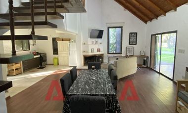 Casa en Venta, Country Los Molinos, 2 Dorm, 3 Baños, Living, Pileta, Hogar a Leña