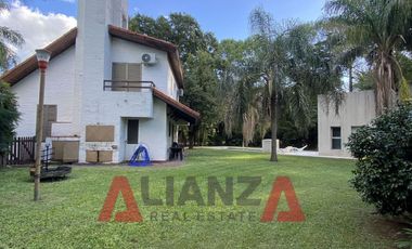 Casa en Venta, Country Los Molinos, 2 Dorm, 3 Baños, Living, Pileta, Hogar a Leña