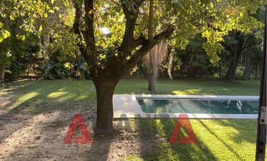 Casa en Venta, Country Los Molinos, 2 Dorm, 3 Baños, Living, Pileta, Hogar a Leña