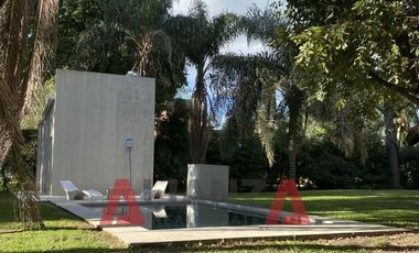 Casa en Venta, Country Los Molinos, 2 Dorm, 3 Baños, Living, Pileta, Hogar a Leña