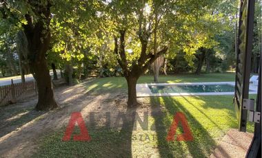 Casa en Venta, Country Los Molinos, 2 Dorm, 3 Baños, Living, Pileta, Hogar a Leña