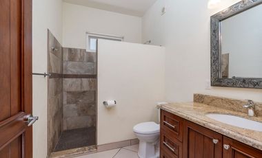 Unica y excepcional residencia en vista del lago!