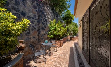 Unica y excepcional residencia en vista del lago!