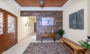 Unica y excepcional residencia en vista del lago!