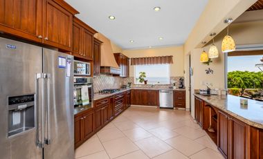 Unica y excepcional residencia en vista del lago!