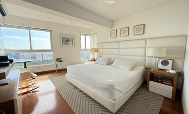 Vendo exclusivo flat de lujo con vista al Golf, piscina y 3 cocheras