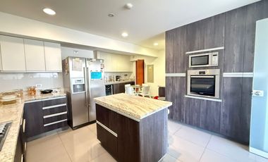 Vendo exclusivo flat de lujo con vista al Golf, piscina y 3 cocheras