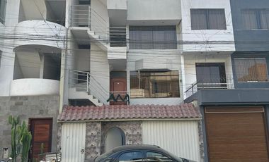 🏢 ¡OPORTUNIDAD DE INVERSIÓN EN ATE! Edificio de 5 Pisos – Urb. Santa Rosita