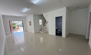 For Sale 2-Storey Townhouse at Pruksa Ville 30 Onnut-Suvarnabhumi (Lat Krabang 14/1) Near Suvarnabhumi Airport