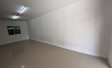 For Sale 2-Storey Townhouse at Pruksa Ville 30 Onnut-Suvarnabhumi (Lat Krabang 14/1) Near Suvarnabhumi Airport