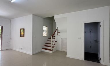 For Sale 2-Storey Townhouse at Pruksa Ville 30 Onnut-Suvarnabhumi (Lat Krabang 14/1) Near Suvarnabhumi Airport