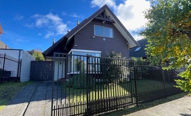 Casa en venta con vista panorámica al mar, Mirador de la Bahia, Puerto Montt.
