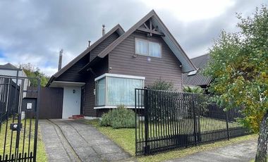 Casa en venta con vista panorámica al mar, Mirador de la Bahia, Puerto Montt.