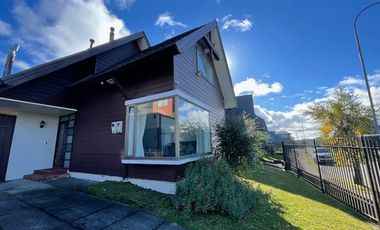 Casa en venta con vista panorámica al mar, Mirador de la Bahia, Puerto Montt.