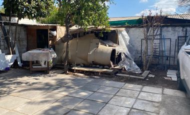 Se Vende casa en los Alerces Ñuñoa , 2 dormitorios 1 baño, 4 estacionamientos $ 250.000.000