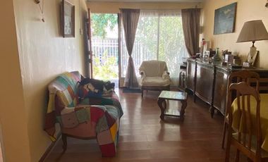 Se Vende casa en los Alerces Ñuñoa , 2 dormitorios 1 baño, 4 estacionamientos $ 250.000.000