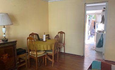 Se Vende casa en los Alerces Ñuñoa , 2 dormitorios 1 baño, 4 estacionamientos $ 250.000.000