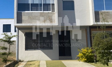 CASA EN RENTA EN LA MORALEJA CERCA DE VALLE IMPERIAL