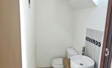 CASA EN RENTA EN LA MORALEJA CERCA DE VALLE IMPERIAL