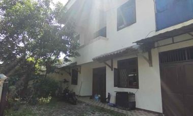 Rumah Besar 2 Lantai Semi Furnished Bebas Banjir di Tanjung Duren