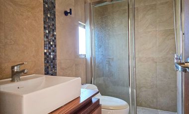 Alquiler de Casa Moderna de 2 Pisos y 3 Dormitorios - Conjunto Cerrado Terranova, Salinas, Santa Elena