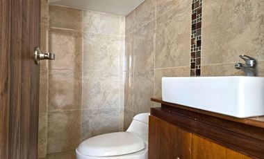 Alquiler de Casa Moderna de 2 Pisos y 3 Dormitorios - Conjunto Cerrado Terranova, Salinas, Santa Elena