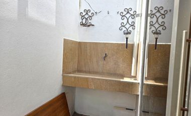 Alquiler de Casa Moderna de 2 Pisos y 3 Dormitorios - Conjunto Cerrado Terranova, Salinas, Santa Elena